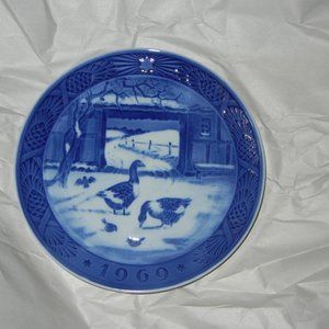 1969 ROYAL COPENHAGEN Christmas Plate  In the Old Farmyard Geese